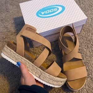 Platform sandals